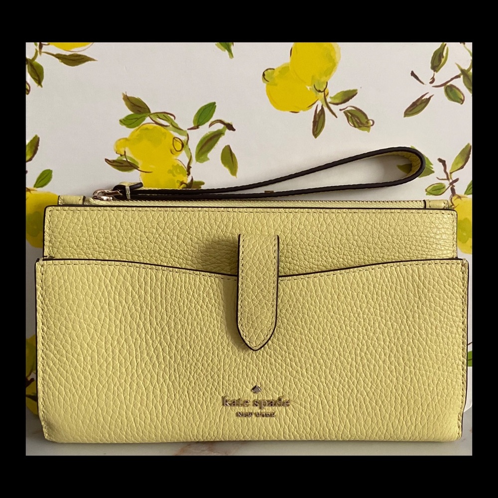 🎉SALE🎉 Kate Spade ♠️ Leila Med Universal Phone Wristlet